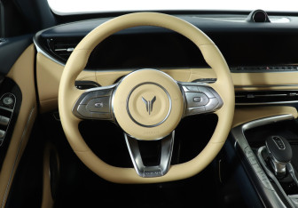 Подержанный автомобиль Voyah Free 2023 года (18 фото)