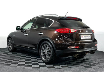 Подержанный автомобиль Infiniti EX 2010 года (7 фото)