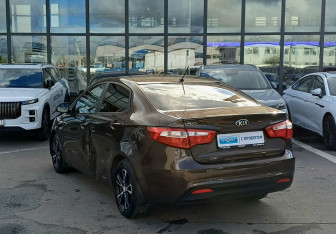 Подержанный автомобиль Kia Rio Sedan 2014 года (7 фото)