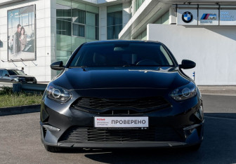 Подержанный автомобиль Kia Ceed Hatchback 2022 года (2 фото)