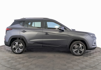 Новый Москвич 3 2025 (4 фото)