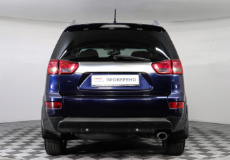 Подержанный автомобиль Peugeot 4007 2010 года (5 фото)