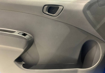 Подержанный автомобиль Chevrolet Spark 2012 года (14 фото)