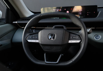 Подержанный автомобиль Changan Lamore 2024 года (12 фото)