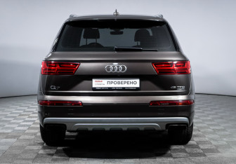 Подержанный автомобиль Audi Q7 2018 года (6 фото)