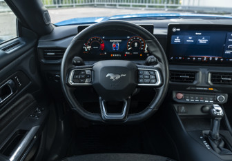 Подержанный автомобиль Ford Mustang Coupe 2023 года (14 фото)