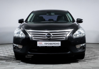 Подержанный автомобиль Nissan Teana 2015 года (2 фото)