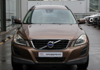 Подержанный автомобиль Volvo XC60 2010 года (2 фото)