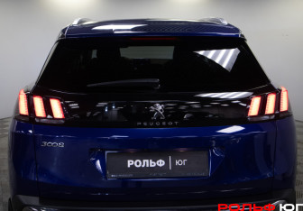 Подержанный автомобиль Peugeot 3008 2019 года (25 фото)