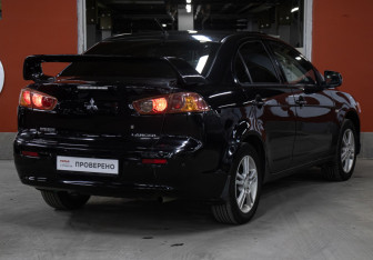 Подержанный автомобиль Mitsubishi Lancer Sedan 2007 года (5 фото)