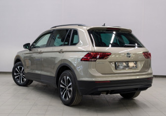 Подержанный автомобиль Volkswagen Tiguan 2019 года (13 фото)