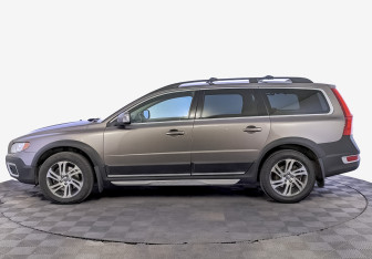 Подержанный автомобиль Volvo XC70 2011 года (8 фото)