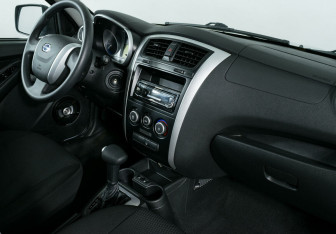 Подержанный автомобиль Datsun mi-DO 2015 года (6 фото)