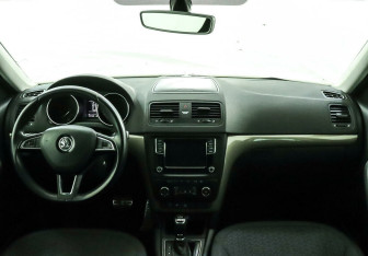 Подержанный автомобиль Skoda Yeti 2016 года (6 фото)