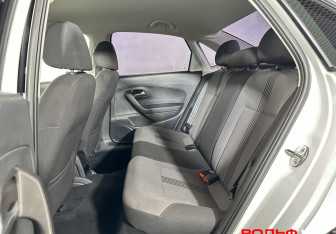 Подержанный автомобиль Volkswagen Polo Sedan 2016 года (10 фото)