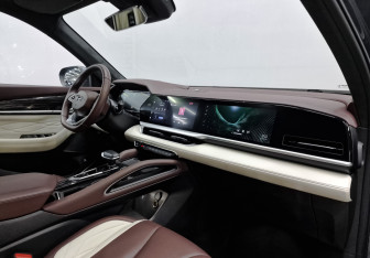 Подержанный автомобиль Geely Monjaro 2023 года (13 фото)