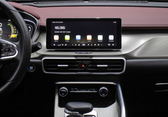 Подержанный автомобиль Geely Coolray 2023 года (15 фото)