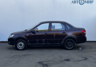 Подержанный автомобиль LADA (ВАЗ) Granta Sedan 2012 года (8 фото)