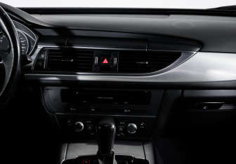 Подержанный автомобиль Audi A6 Sedan 2016 года (13 фото)