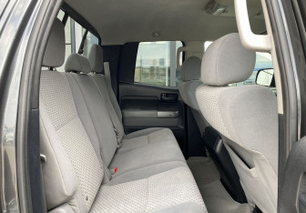 Подержанный автомобиль Toyota Tundra 2010 года (23 фото)