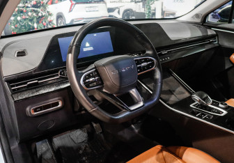 Подержанный автомобиль Omoda C5 2023 года (15 фото)