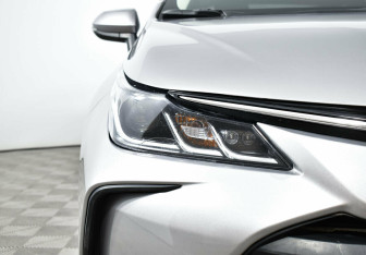 Подержанный автомобиль Toyota Corolla Sedan 2020 года (7 фото)