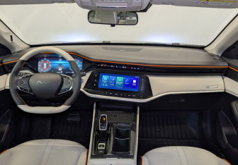 Подержанный автомобиль DongFeng Shine Max 2023 года (11 фото)