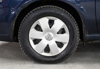 Подержанный автомобиль Nissan Almera Classic 2011 года (22 фото)