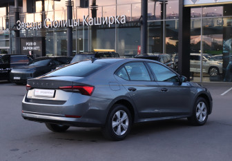 Подержанный автомобиль Skoda Octavia Liftback 2021 года (5 фото)