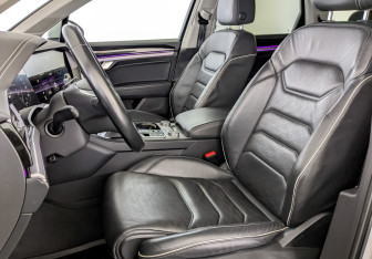 Подержанный автомобиль Volkswagen Touareg 2020 года (21 фото)