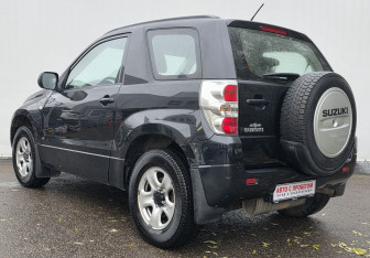 Подержанный автомобиль Suzuki Grand Vitara 2007 года (7 фото)