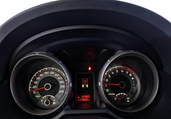 Подержанный автомобиль Mitsubishi Pajero 2015 года (16 фото)