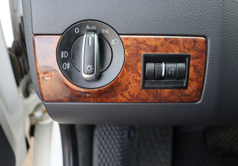 Подержанный автомобиль Volkswagen Multivan 2013 года (12 фото)