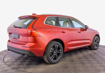 Подержанный автомобиль Volvo XC60 2019 года (5 фото)