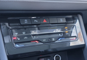 Подержанный автомобиль Jetta VS7 2022 года (14 фото)