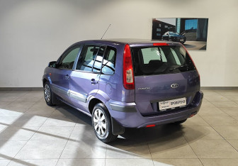 Подержанный автомобиль Ford Fusion 2008 года (7 фото)