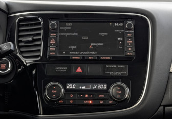 Подержанный автомобиль Mitsubishi Outlander 2014 года (15 фото)