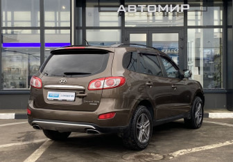 Подержанный автомобиль Hyundai Santa Fe 2012 года (5 фото)