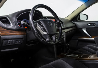 Подержанный автомобиль Nissan Teana 2011 года (7 фото)