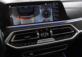 Подержанный автомобиль BMW X7 2022 года (17 фото)