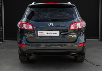 Подержанный автомобиль Hyundai Santa Fe 2011 года (5 фото)