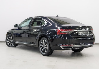Подержанный автомобиль Skoda Superb Liftback 2025 года (8 фото)