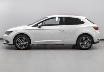 Подержанный автомобиль SEAT Leon Hatchback 2013 года (8 фото)