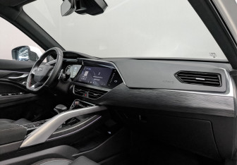 Подержанный автомобиль Geely Tugella 2023 года (13 фото)