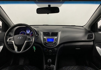 Подержанный автомобиль Hyundai Solaris Sedan 2014 года (10 фото)