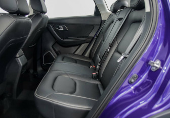 Подержанный автомобиль FAW Besturn X40 2021 года (21 фото)