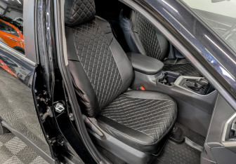 Подержанный автомобиль Toyota RAV4 2019 года (22 фото)