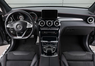 Подержанный автомобиль Mercedes-Benz GLC AMG 2016 года (15 фото)