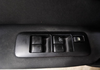 Подержанный автомобиль Nissan Qashqai+2 2011 года (14 фото)