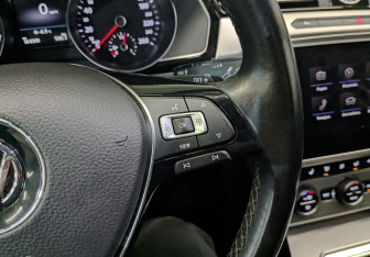 Подержанный автомобиль Volkswagen Passat Sedan 2018 года (26 фото)